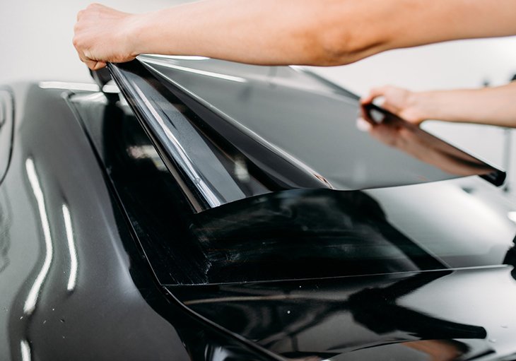 Applying sunfilm on car